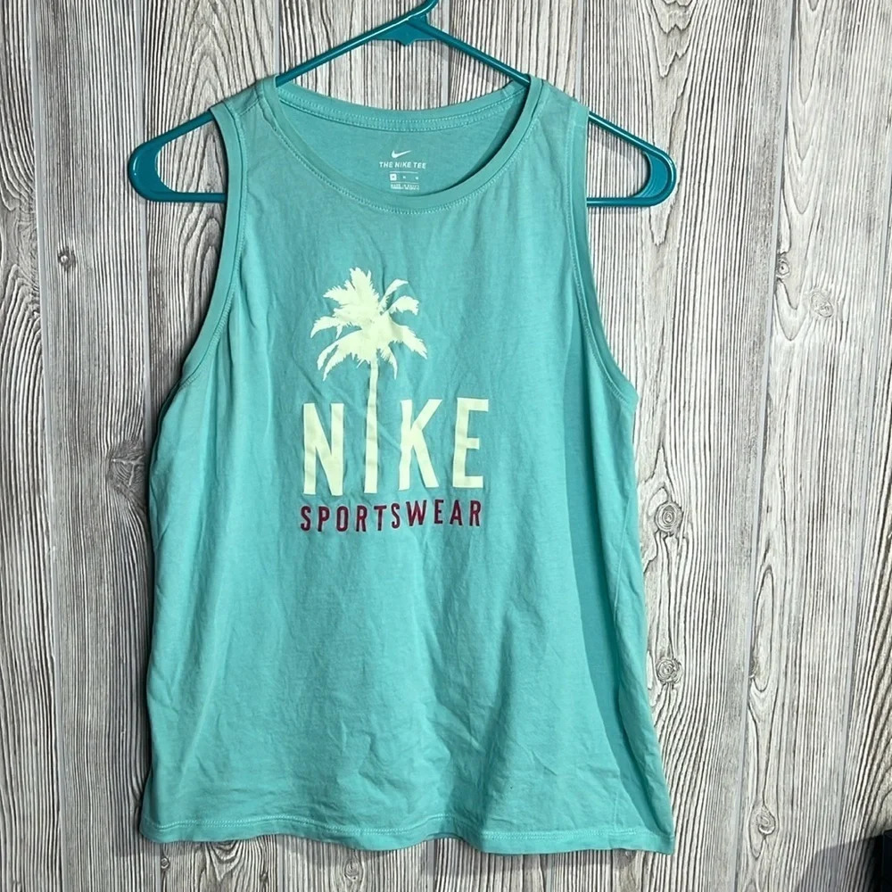 Women Nike tee tank top size medium